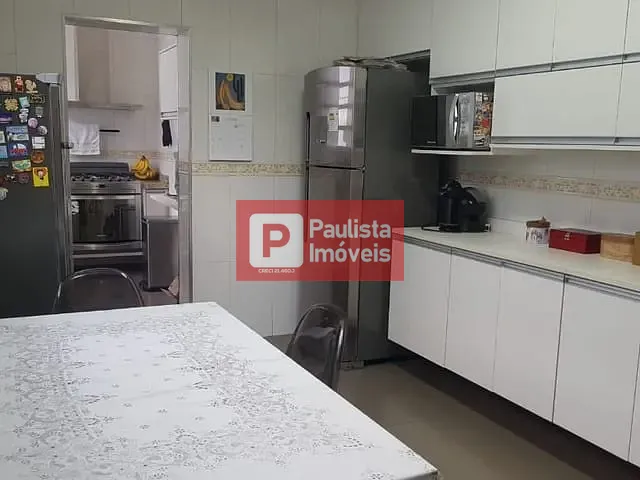 Sobrado com 500m² 3 quartos e 5 banheiros, à venda, no bairro Campo Belo em São Paulo