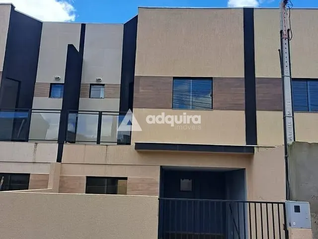 Sobrado com 72m² 2 quartos e 3 banheiros, à venda, no bairro Oficinas em Ponta Grossa
