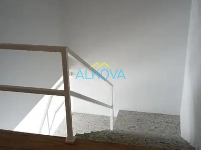 Sobrado com 210m² 3 quartos e 4 banheiros, à venda, no bairro Monte Castelo em São José dos Campos