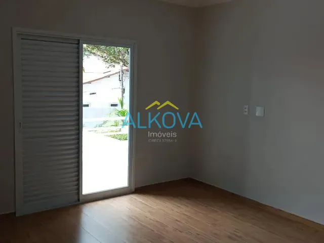Sobrado com 210m² 3 quartos e 4 banheiros, à venda, no bairro Monte Castelo em São José dos Campos