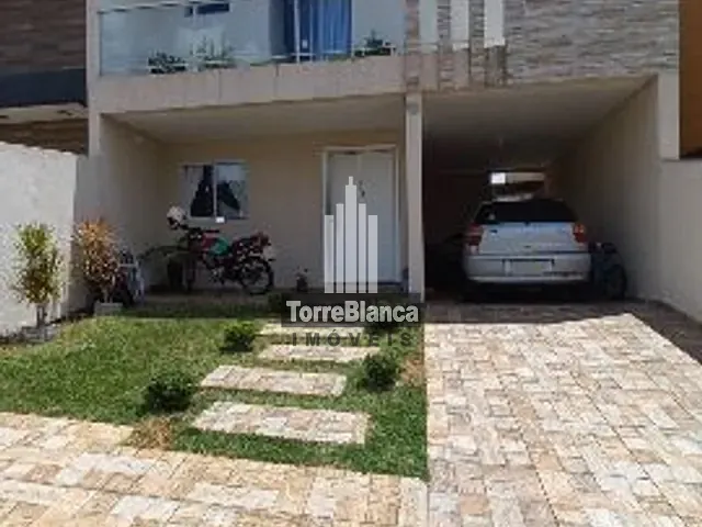 Sobrado com 265m² 4 quartos e 3 banheiros, à venda, no bairro Cará-Cará em Ponta Grossa