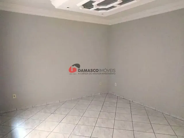 Sobrado com 325m², à venda, no bairro Cerâmica em São Caetano do Sul