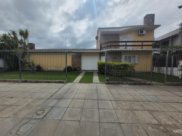 Casa com 1025m² 4 quartos e 4 banheiros, à venda, no bairro Areal em Pelotas