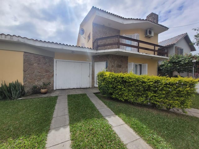 Casa com 1025m² 4 quartos e 4 banheiros, à venda, no bairro Areal em Pelotas