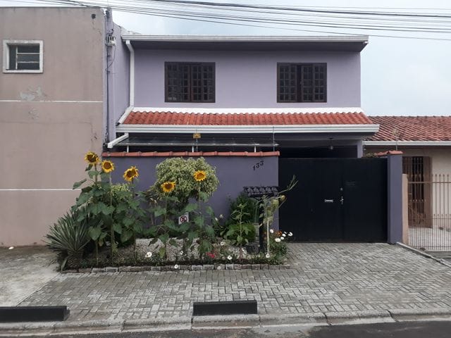 Sobrado com 200m² 2 quartos e 2 banheiros, à venda, no bairro Cajuru em Curitiba