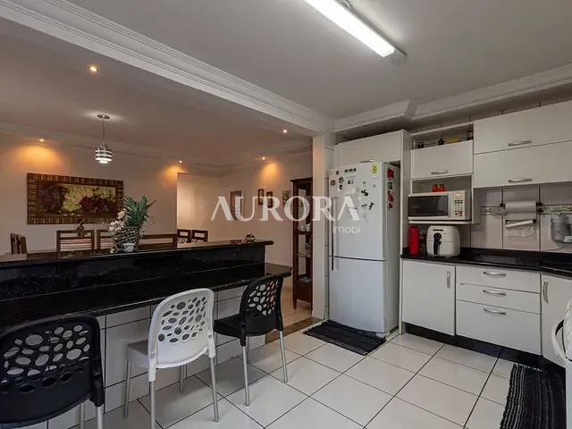 Sobrado com 180m² 3 quartos e 3 banheiros, à venda, no bairro Jardim Burle Marx em Londrina