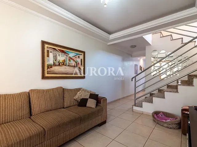 Sobrado com 180m² 3 quartos e 3 banheiros, à venda, no bairro Jardim Burle Marx em Londrina