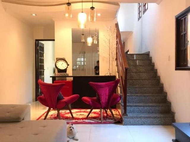 Foto do Sobrado - Sobrado com 3 dormitórios para alugar, 186 m² por R$ 3.500,00/mês - Jardim Oriente - São José dos Campos/SP | INDEPENDENCE NEGOCIOS IMOBILIARIOS LTDA