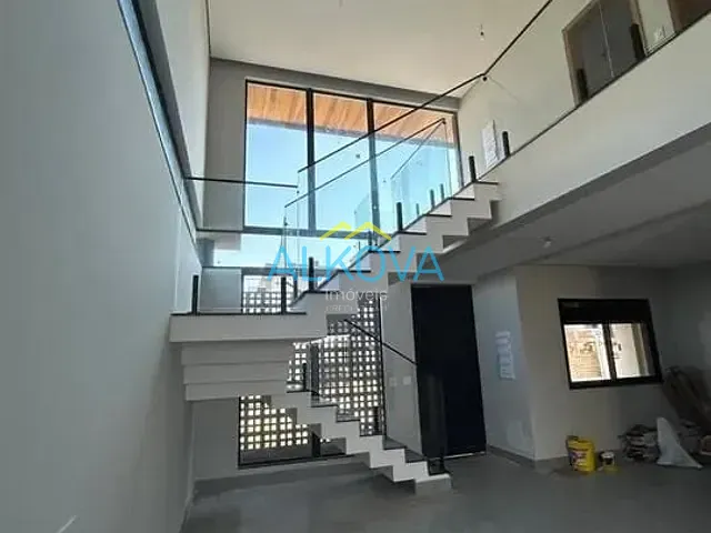Sobrado com 250m² 4 quartos e 5 banheiros, à venda, no bairro Bairro da Floresta em São José dos Campos