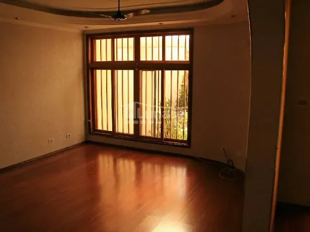 Sobrado com 250m² 2 quartos e 2 banheiros, à venda, no bairro Centro em Suzano