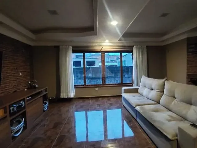 Sobrado com 400m² 4 quartos e 3 banheiros, à venda, no bairro Vila Tavares em Mauá