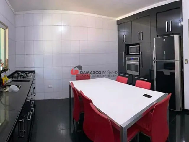 Sobrado com 178m² 2 quartos e 1 banheiro, à venda, no bairro Santa Paula em São Caetano do Sul