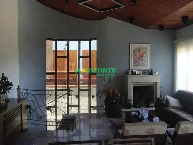 Casa com 360m² 3 quartos e 5 banheiros, à venda, no bairro Urbanova em São José dos Campos