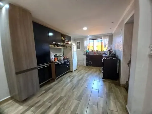 Sobrado com 250m² 4 quartos e 2 banheiros, à venda, no bairro Parque das Américas em Mauá