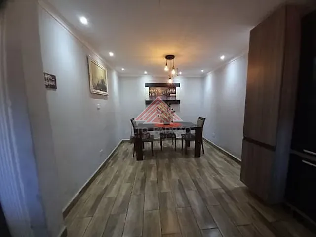 Sobrado com 250m² 4 quartos e 2 banheiros, à venda, no bairro Parque das Américas em Mauá