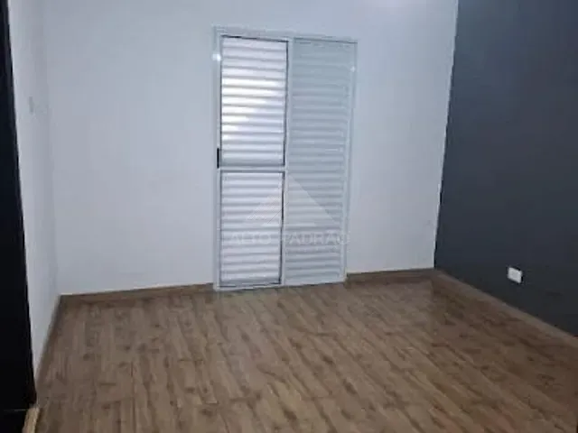 Sobrado com 75m² 3 quartos e 2 banheiros, à venda, no bairro Parque São Vicente em Mauá