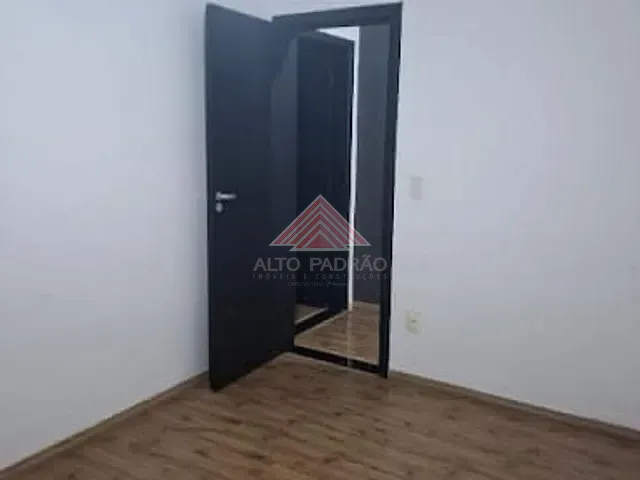 Sobrado com 75m² 3 quartos e 2 banheiros, à venda, no bairro Parque São Vicente em Mauá