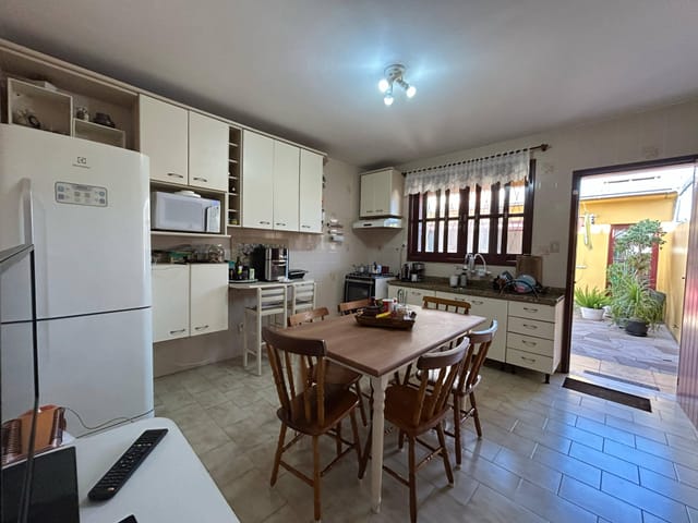 Casa com 259m² 3 quartos e 3 banheiros, à venda, no bairro Centro em Pelotas