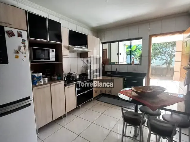Sobrado com 495m² 3 quartos e 2 banheiros, à venda, no bairro Jardim Carvalho em Ponta Grossa