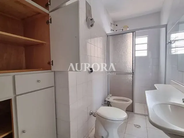 Sobrado 3 quartos e 2 banheiros, à venda, no bairro Tókio em Londrina