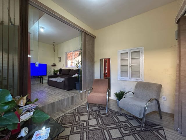 Casa com 192m² 3 quartos e 2 banheiros, à venda, no bairro Laranjal em Pelotas