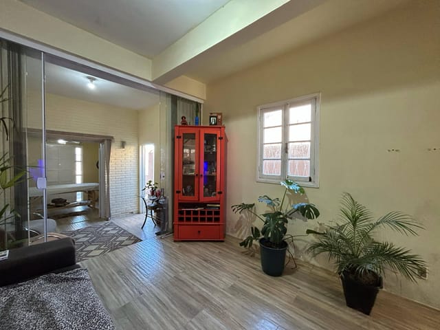 Casa com 192m² 3 quartos e 2 banheiros, à venda, no bairro Laranjal em Pelotas