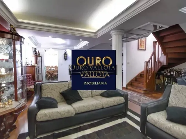 Sobrado com 245m², para alugar, no bairro Vila Monumento em São Paulo