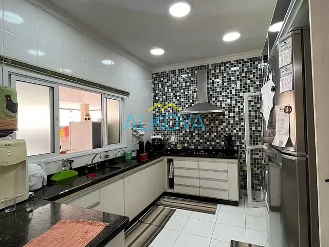 Sobrado com 430m² 3 quartos e 2 banheiros, à venda, no bairro Villa Branca em Jacareí