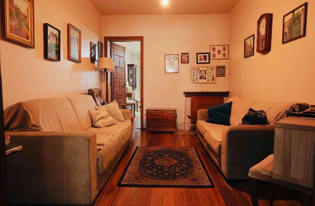 Casa 3 quartos e 4 banheiros, à venda ou para alugar, no bairro Areal em Pelotas