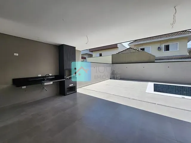 Sobrado com 250m² 3 quartos e 4 banheiros, à venda, no bairro Urbanova em São José dos Campos