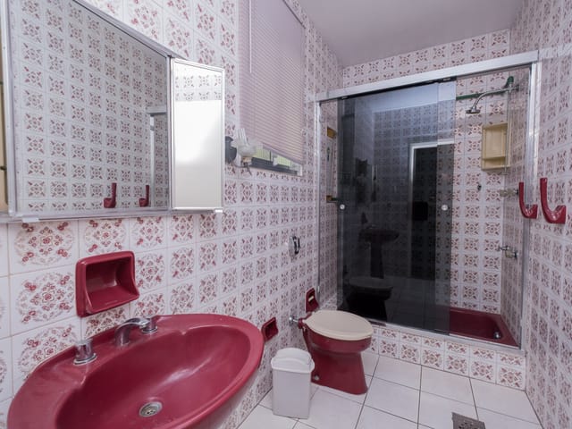 Casa com 290m² 4 quartos e 4 banheiros, para alugar, no bairro Centro em Pelotas