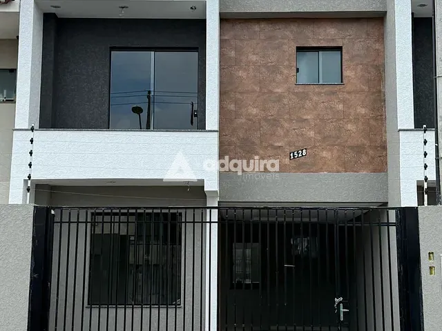 Sobrado 3 quartos e 3 banheiros, à venda, no bairro Nova Rússia em Ponta Grossa