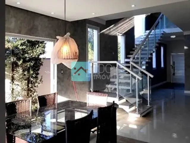 Sobrado com 300m² 4 quartos e 5 banheiros, à venda, no bairro Urbanova VII em São José dos Campos