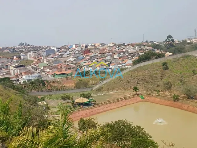 Sobrado com 350m² 4 quartos e 5 banheiros, à venda, no bairro Condomínio Residencial Mantiqueira em São José dos Campos