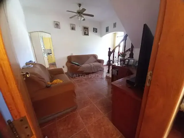 Sobrado com 210m² 6 quartos e 4 banheiros, à venda, no bairro Jardim Miranda D'Aviz em Mauá