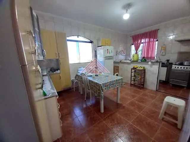 Sobrado com 210m² 6 quartos e 4 banheiros, à venda, no bairro Jardim Miranda D'Aviz em Mauá