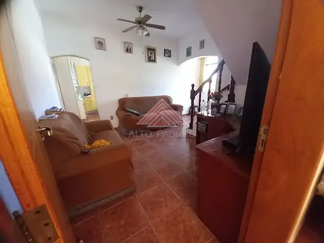 Sobrado com 210m² 6 quartos e 4 banheiros, à venda, no bairro Jardim Miranda D'Aviz em Mauá