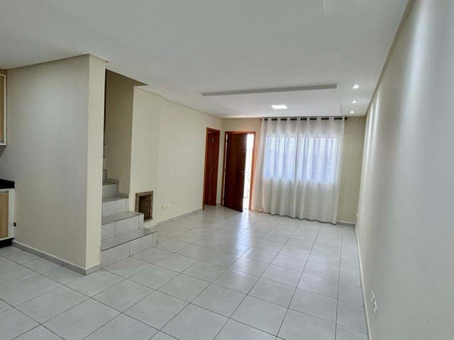 Foto do Sobrado - Sobrado com 3 quartos (sendo 1 suíte) no Jardim Carvalho, Ponta Grossa, PR | Adquira Imóveis