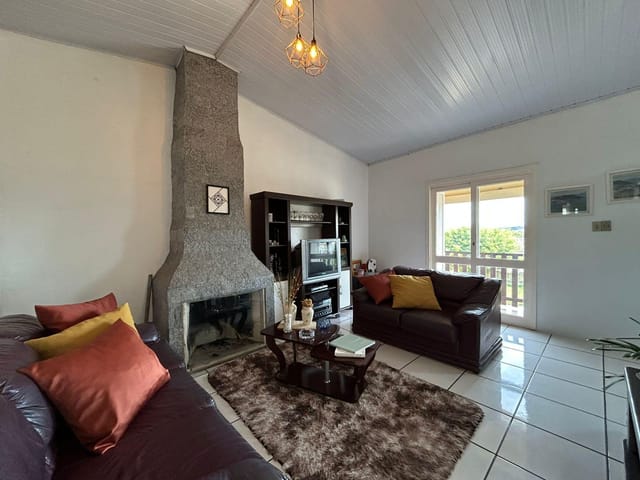 Casa com 240m² 2 quartos e 2 banheiros, à venda, no bairro Arco-irís em Pelotas