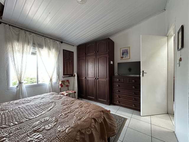 Casa com 240m² 2 quartos e 2 banheiros, à venda, no bairro Arco-irís em Pelotas