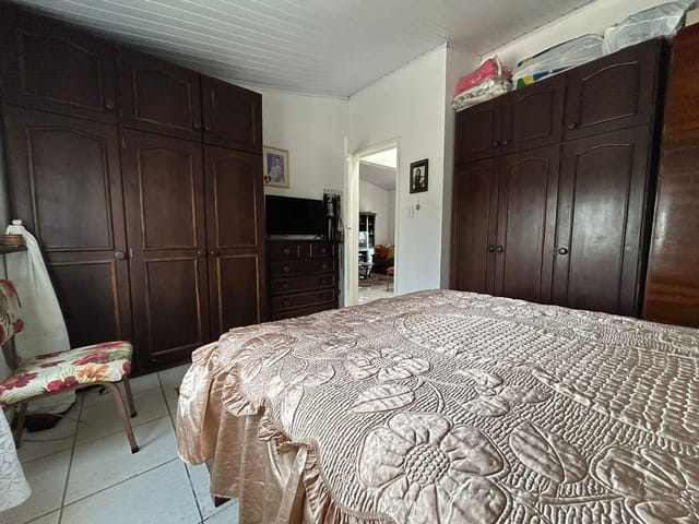 Casa com 240m² 2 quartos e 2 banheiros, à venda, no bairro Arco-irís em Pelotas