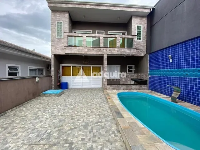 Sobrado 5 quartos e 4 banheiros, à venda, no bairro Centro em Guaratuba