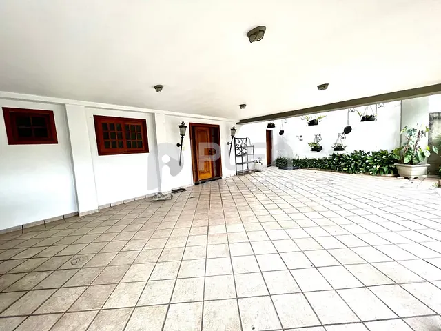 Sobrado com 705m² 6 quartos e 8 banheiros, à venda, no bairro Jardim São Bento em São Paulo