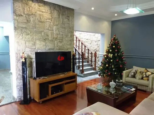 Sobrado com 258m² 3 quartos e 1 banheiro, à venda, no bairro Santa Maria em São Caetano do Sul