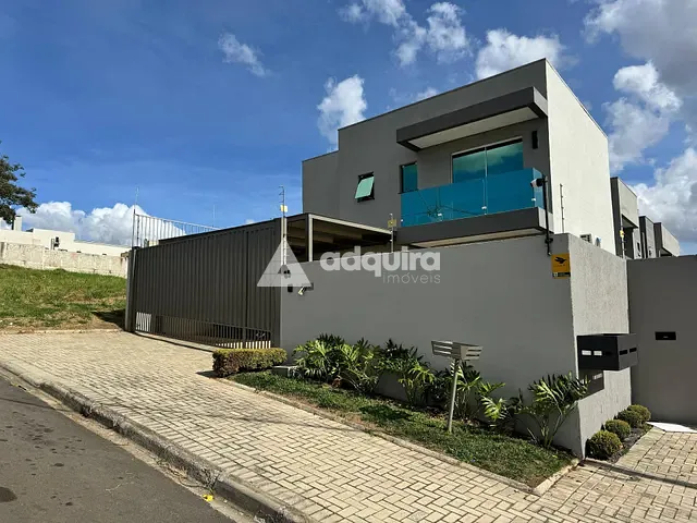Sobrado com 240m² 3 quartos e 2 banheiros, à venda, no bairro Jardim Carvalho em Ponta Grossa