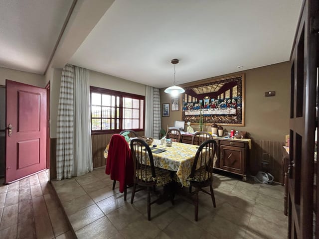 Casa com 480m² 8 quartos e 5 banheiros, à venda, no bairro Areal em Pelotas