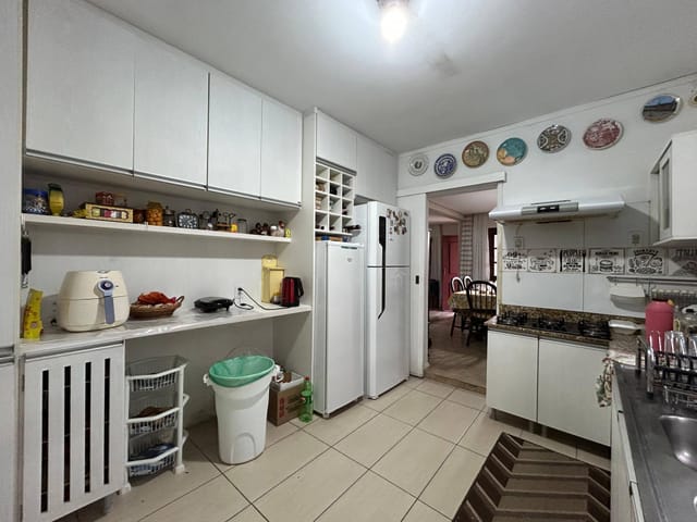 Casa com 480m² 8 quartos e 5 banheiros, à venda, no bairro Areal em Pelotas