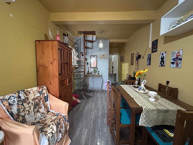 Casa com 140m² 2 quartos e 2 banheiros, à venda, no bairro Areal em Pelotas