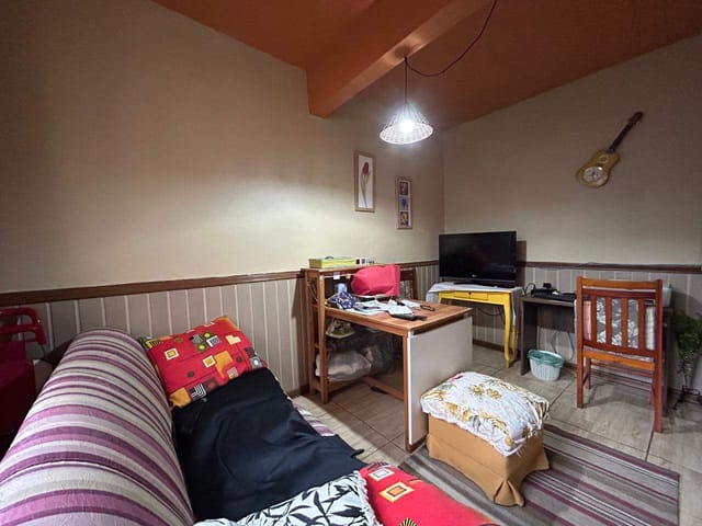 Casa com 140m² 2 quartos e 2 banheiros, à venda, no bairro Areal em Pelotas