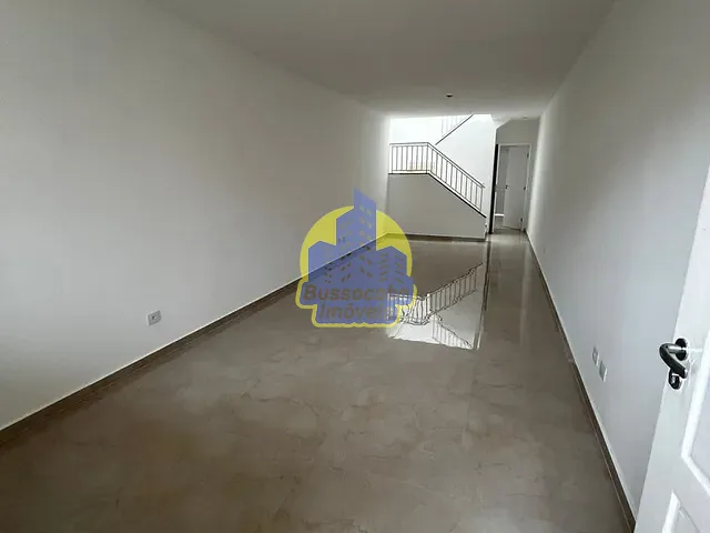 Sobrado com 168m² 3 quartos e 2 banheiros, à venda, no bairro Jardim Ester Yolanda em São Paulo